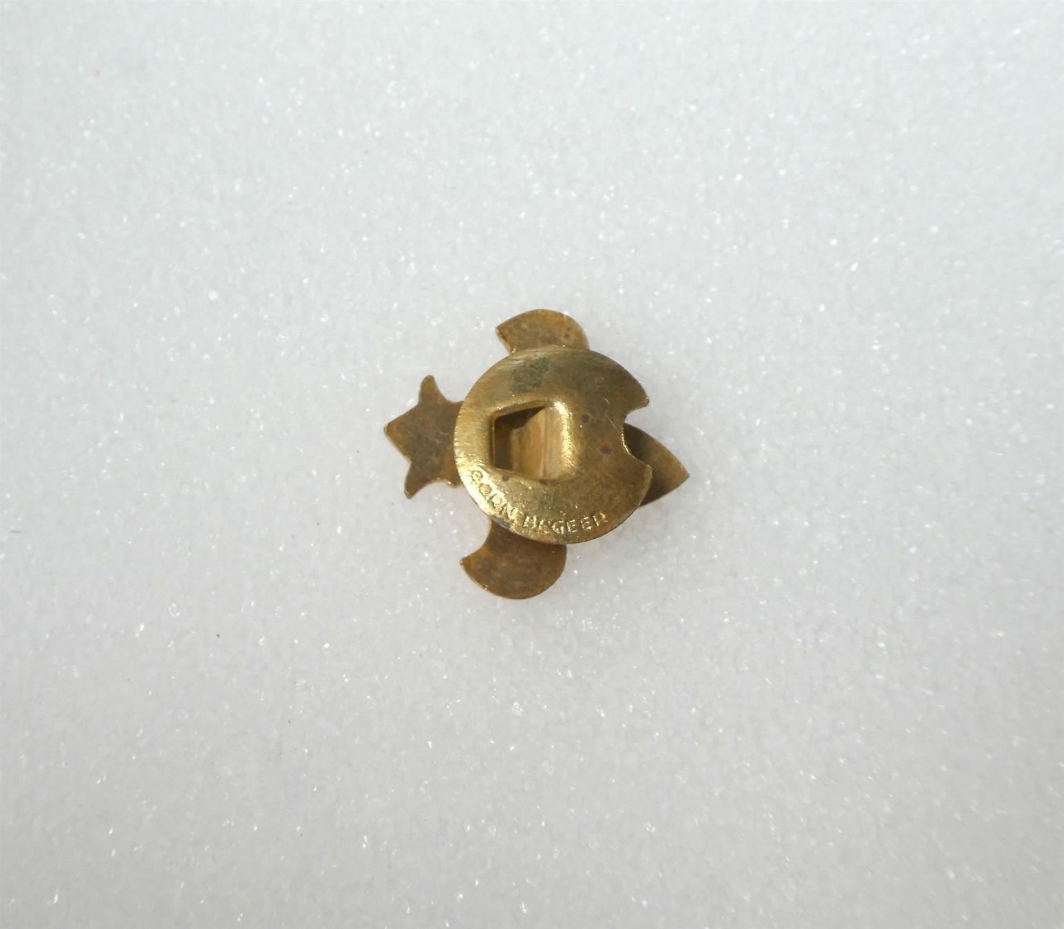 Spille & Fermagli: Pfadfinder Knopfloch Abzeichen golden – Usato da Frauenfeld venduto da Astra13 2