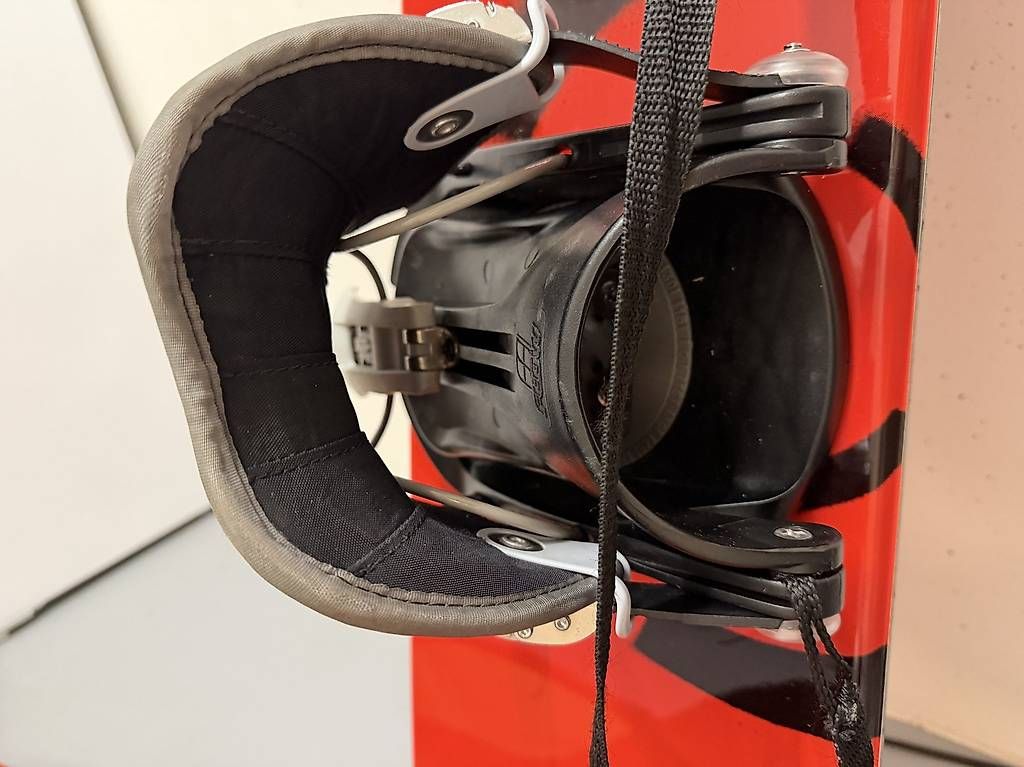 Boards: Snowboard und ein Helm dazu – Gebraucht aus Gränichen von dom.mor 2