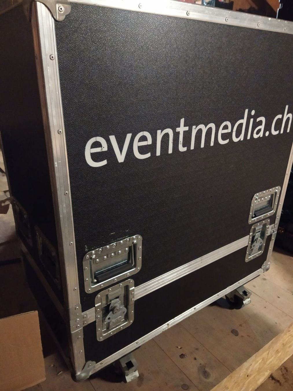 Casse di trasporto: Flight Case zu Verkaufen – Usato da Koppigen venduto da connect1