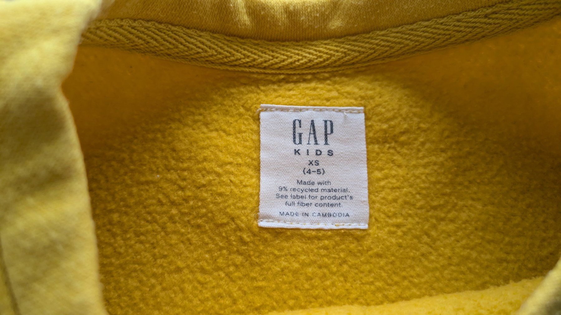 Gap Maglioni & Felpe: Schöner GAP Pullover mit Glitzerbuchstaben - 104 – Usato da Staufen venduto da Fleby84 2