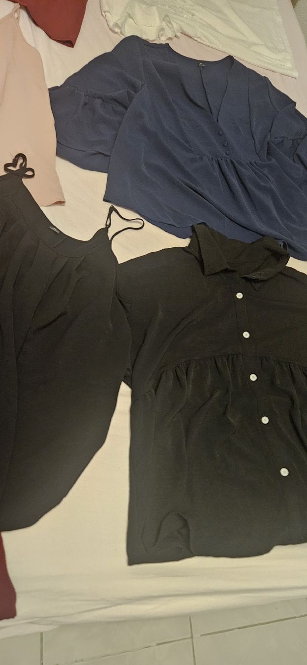 Lotti di vestiti: kleiderset  1 XL – Usato da Schlieren venduto da Disneylover 4