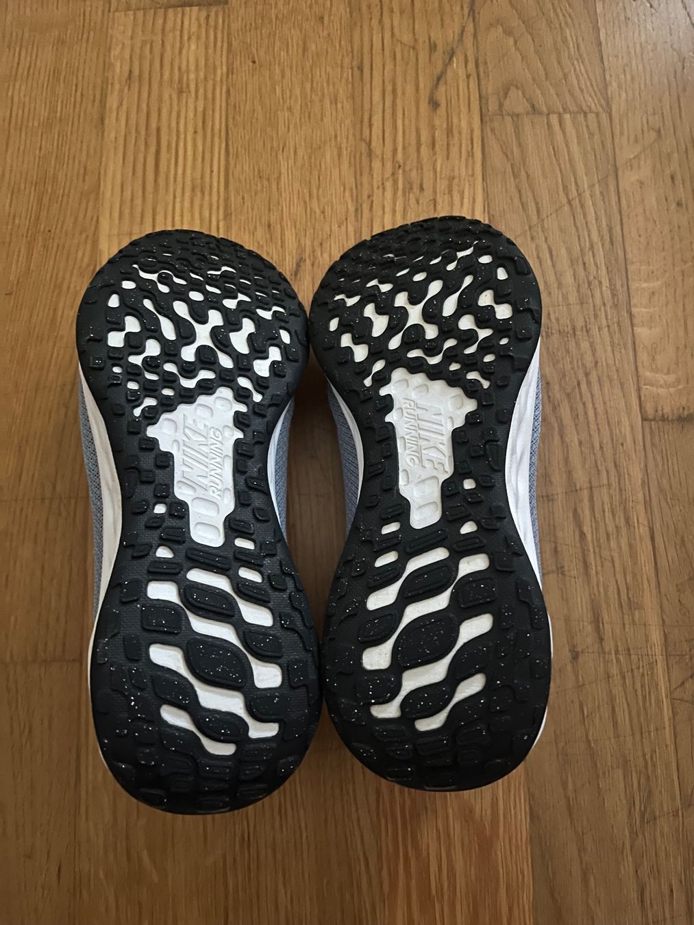 Nike Scarpe per ragazze: Nike Schuhe Grösse 38 – Usato da Winterthur venduto da Miglena77 1