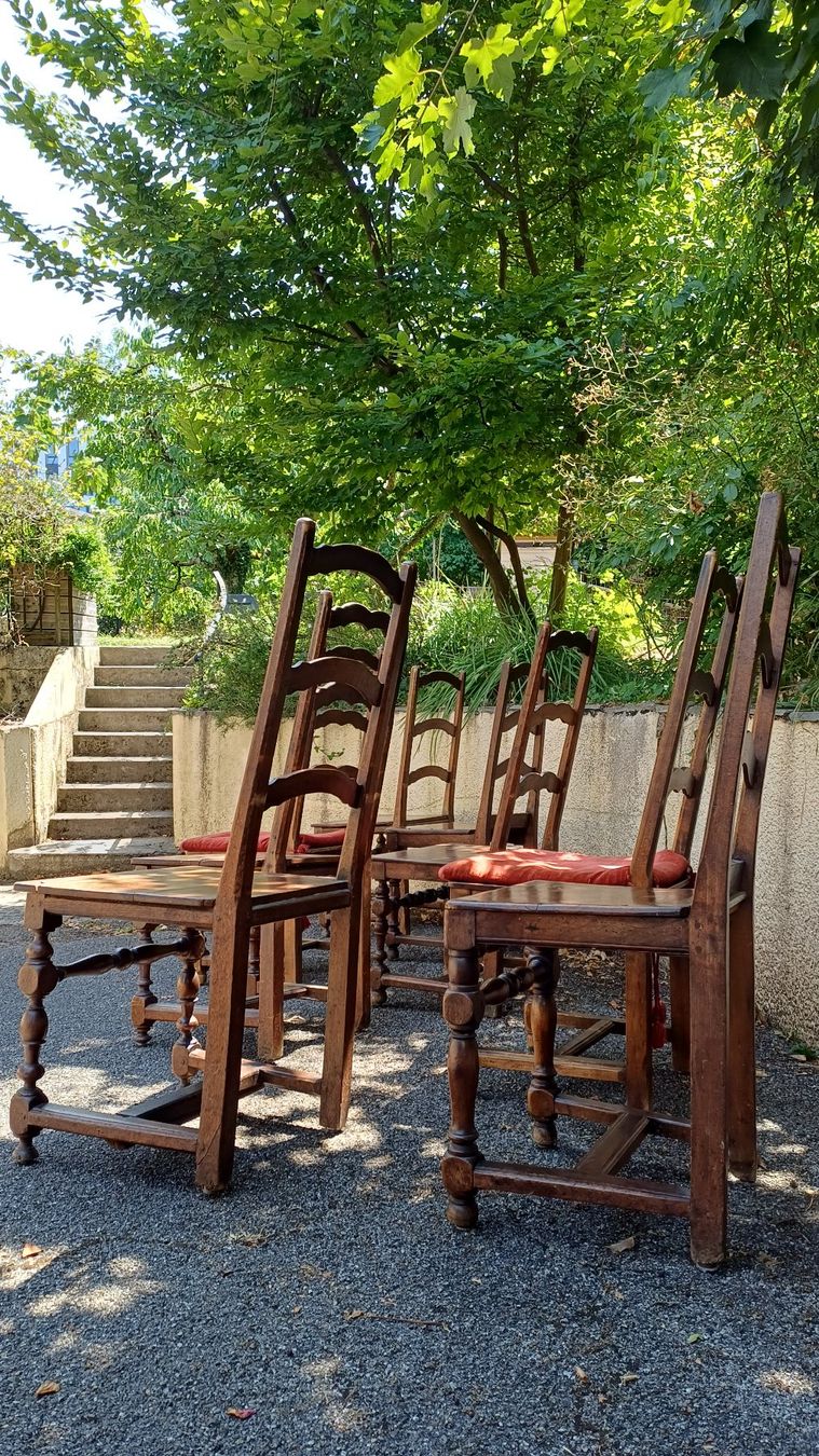 Sedie: Ensemble de 8 chaises anciennes en bois massif, usagé – Usato da geneve venduto da vinc_bob 5