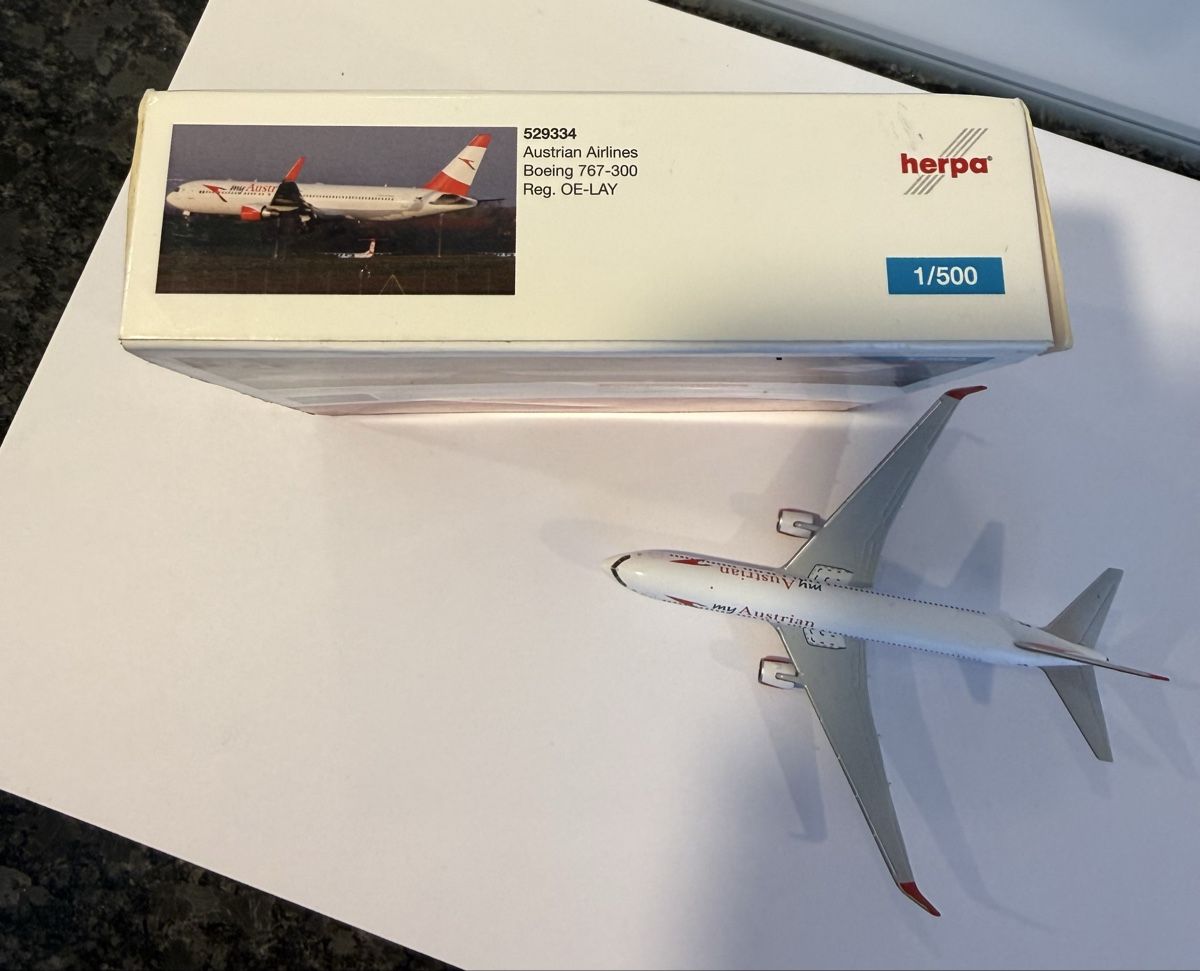 Herpa Kit di modellismo & Modellini statici: Austrian Airlines Boeing 767-300 – Usato da Hedingen venduto da vane.zh 1