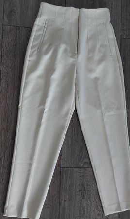 Elegante Stoffhose in Creme - Grösse 34