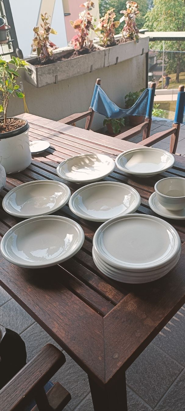 Ginori Set di piatti: Set piatti bianchi marca Richard Ginori – Usato da Lugano venduto da ycd_rv8h 3