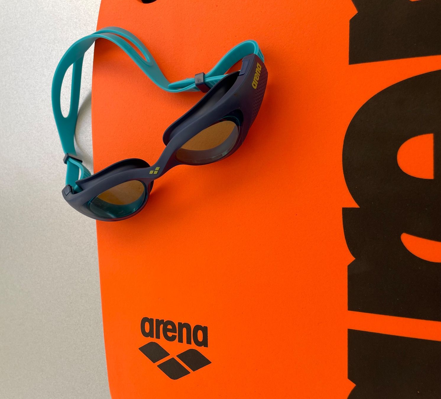 Kickboard: Arena Duopack / Kickboard & Schwimmbrille!!! – Usato da Winterthur venduto da LESA1015 1