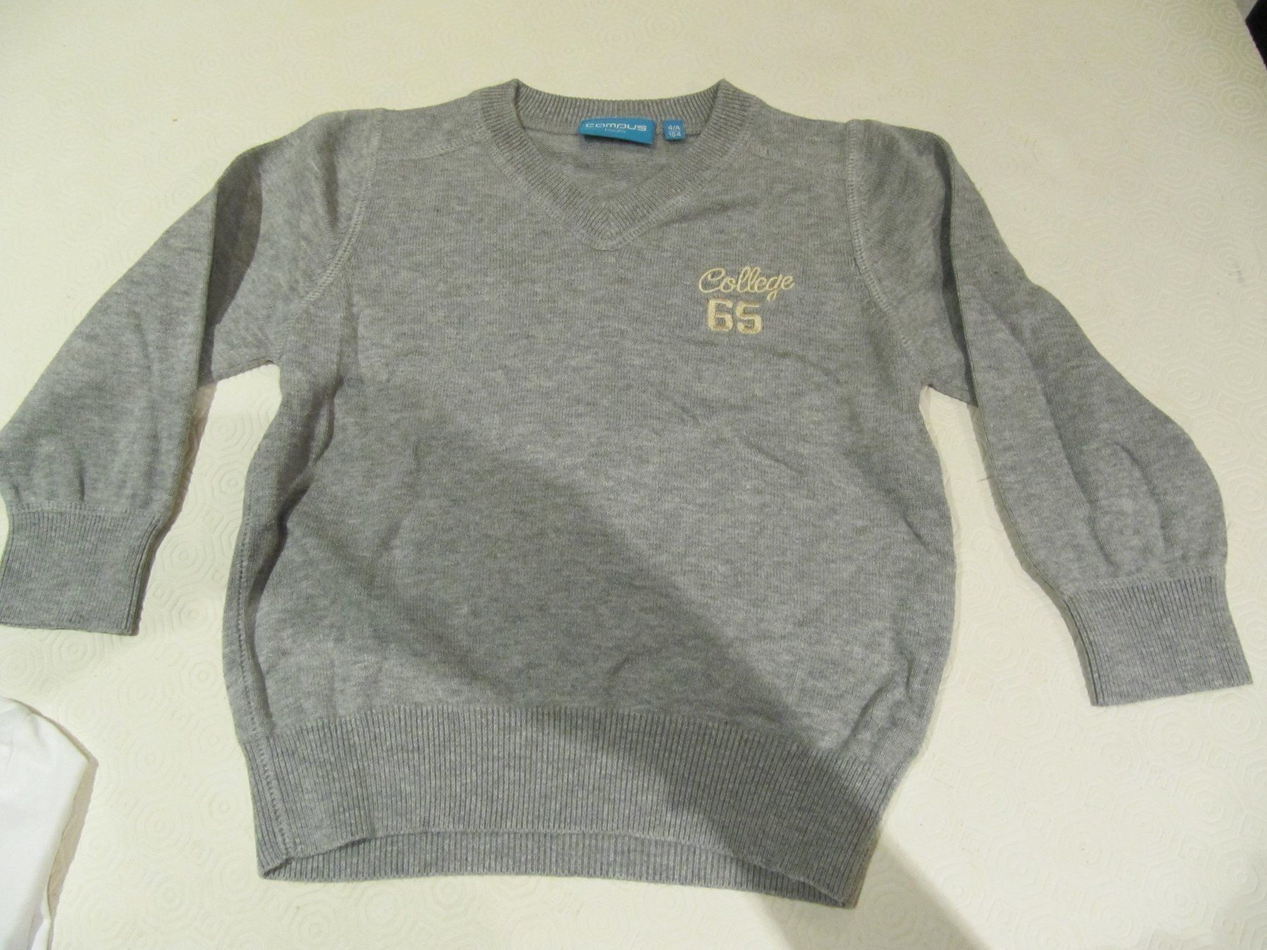 Maglioni & Felpe: Pull CAMPUS gris clair  gr.104 – Usato da Arbedo venduto da nadia1973