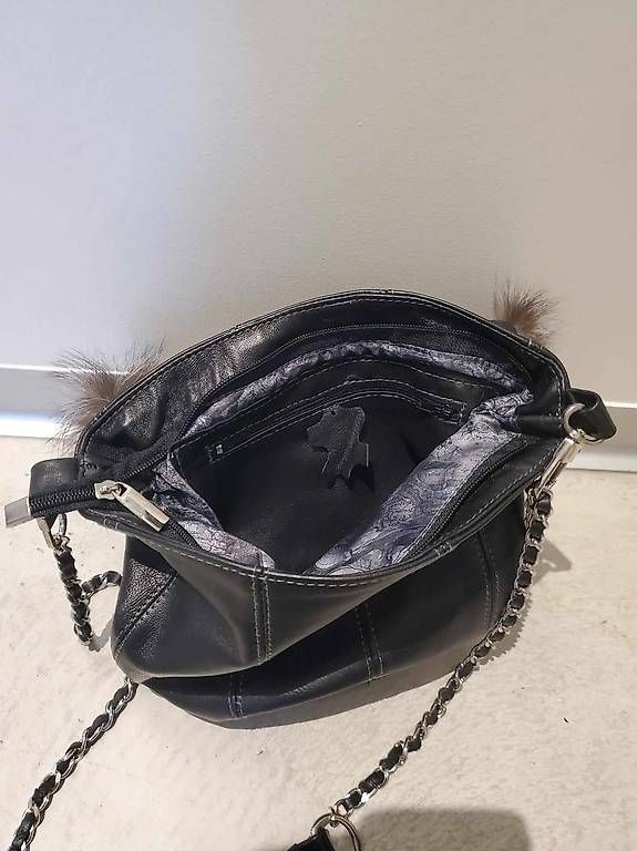 Borse da donna: Sac à main en cuir & fourrure – Usato da Chancy venduto da Sooeg_01 4