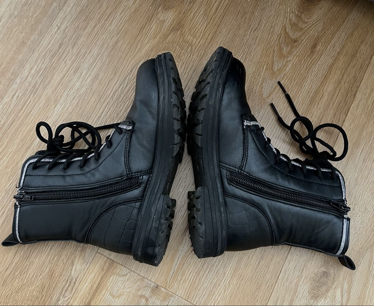 Scarpe per ragazze: Winter Boots, Schwarz, Grösse 30 – Usato da Kradolf venduto da AlexiaEugster 2