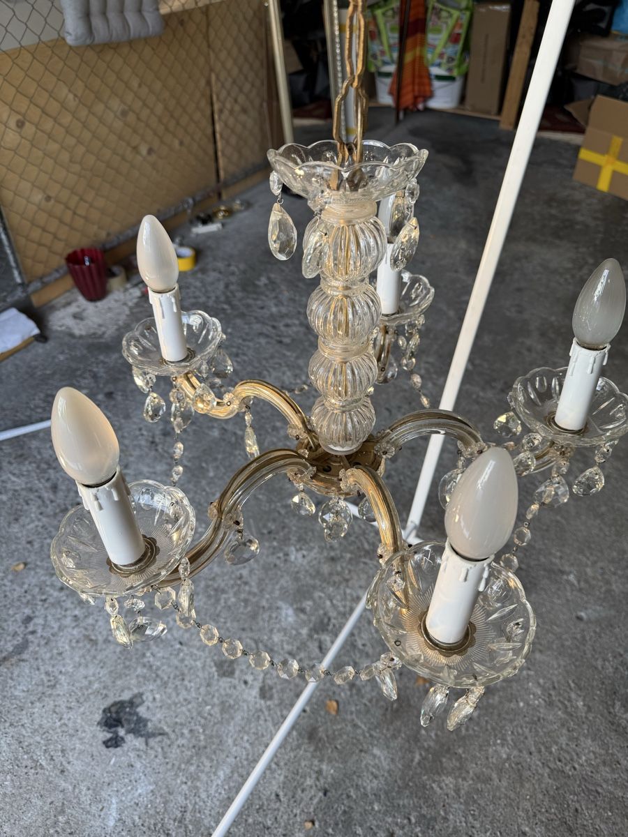 Lampadari & plafoniere: Schöner alter Kronleuchter aus Glas – Usato da Benglen venduto da Dubai1234 1