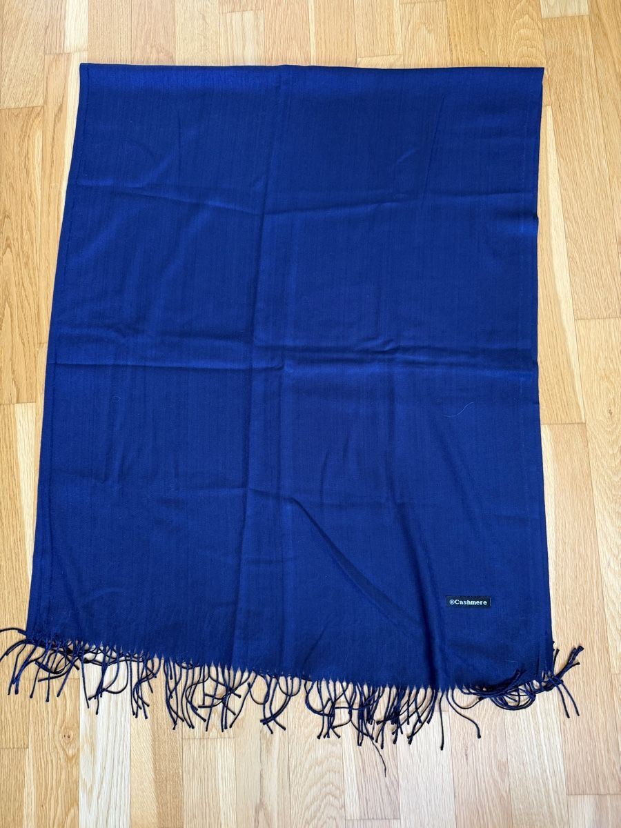 Foulards & écharpes: Blauer Cashmere Schal – D'occasion à Lyss par Schuschuu.