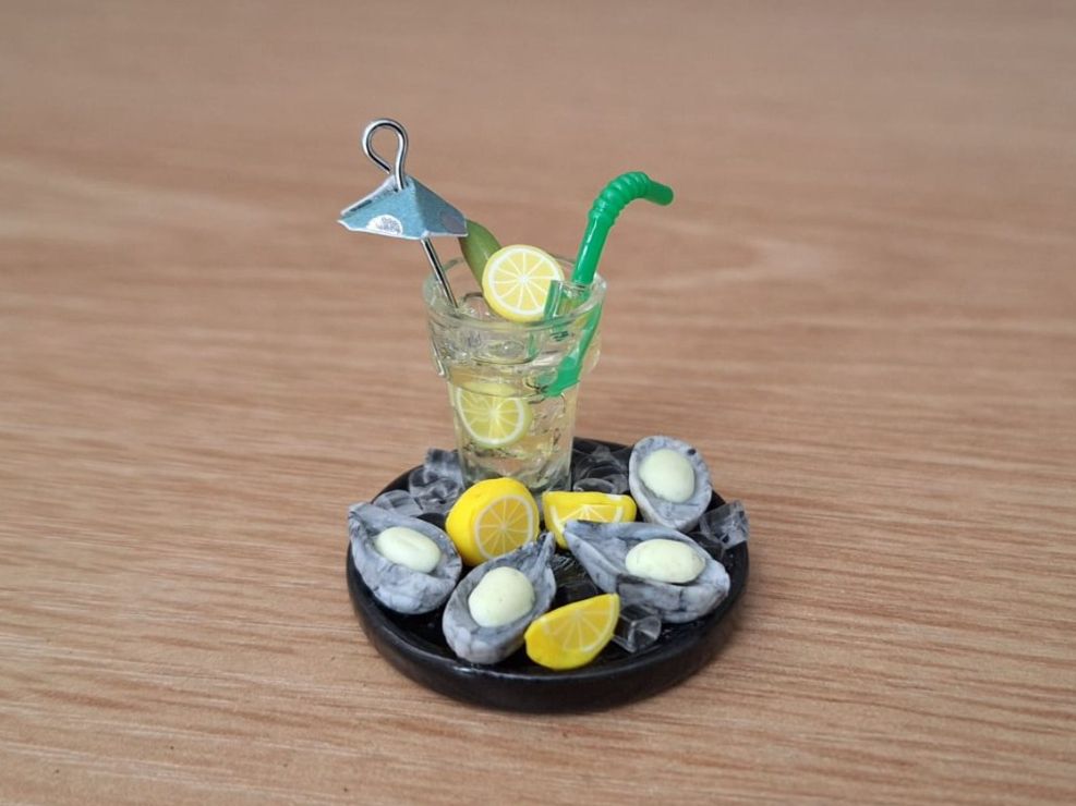 Case e mobili per bambole: Handmade Austern mit Drink – Nuovo (secondo la descrizione) da Zürich venduto da HandmadeTinyFood 1