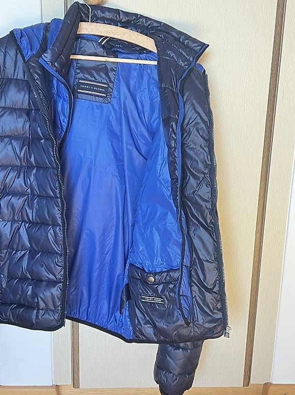 Jacken: Daunenjacke Tommy Hilfiger – Gebraucht aus Glattbrugg von ris124 3