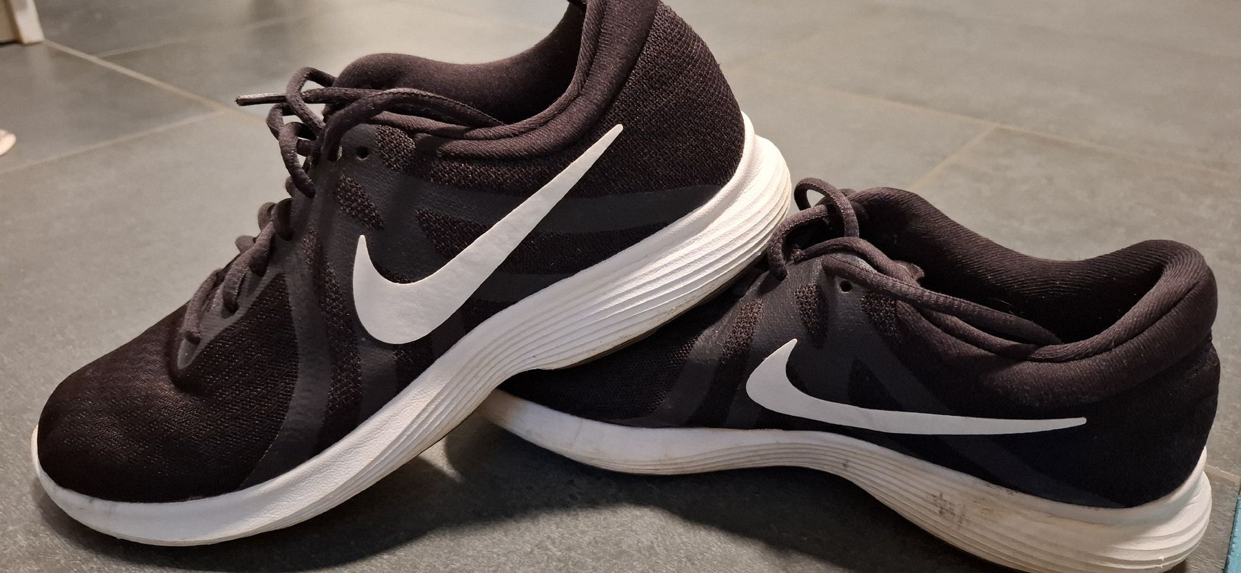 Nike Scarpe da uomo: Nike Revolution, Gr. 40,5 – Usato da Nunningen venduto da Quandor 2