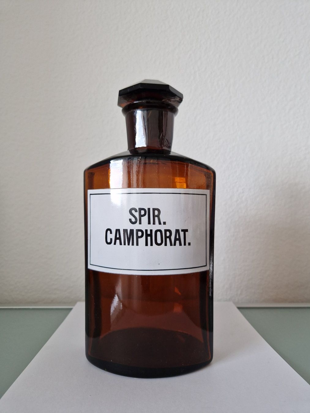 Accessori da laboratorio: Alte Apothekerflasche SPIR.CAMPHORAT. – Usato da La Croix (Lutry) venduto da Lecollectioneur