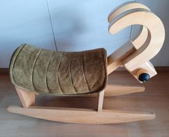 Schaukeltier aus Holz (Ziegenbock)
