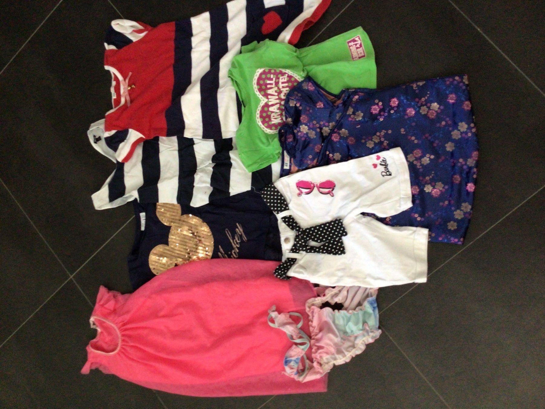 Lotti & Set di vestiti: Kleiderpaket Sommer Grösse 122-128 Mädchen – Usato da Matten b. Interl venduto da MrMrsUSA