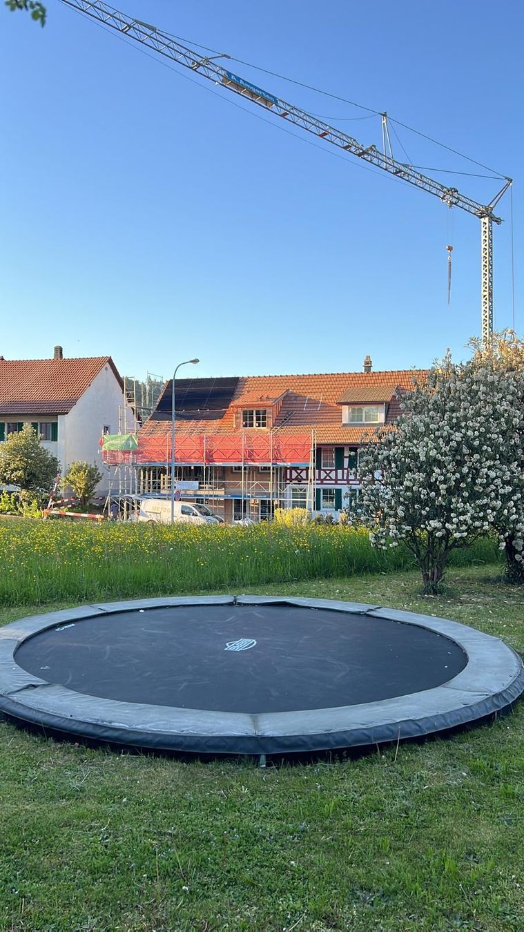 Trampolini: Trampolin BERG InGround Champion Grey 430 – Usato da Schneisingen venduto da con_8tvg