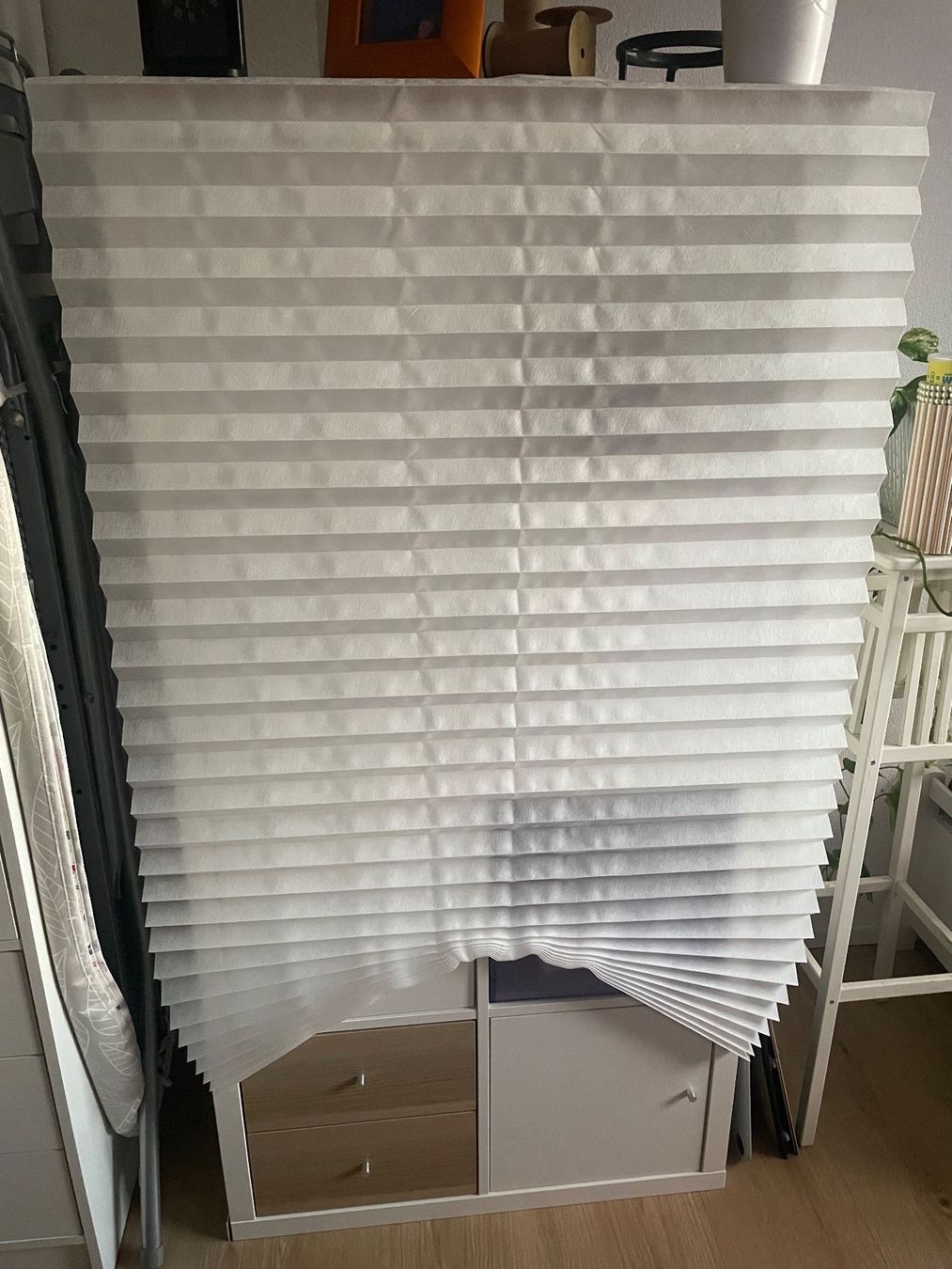 Ombrelloni: Halbverdunkelndes Sonnenschutz,100% Polyester, selbstklebend – Nuovo e nell'imballaggio originale da Winkel venduto da Kade50