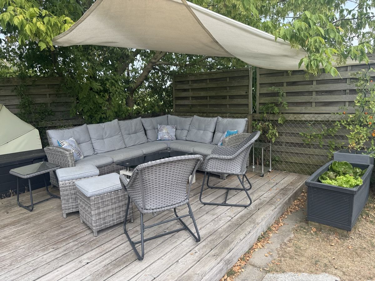 Sofas: Gartenausstattung – Gebraucht aus Buchackern von Ballonzoellig