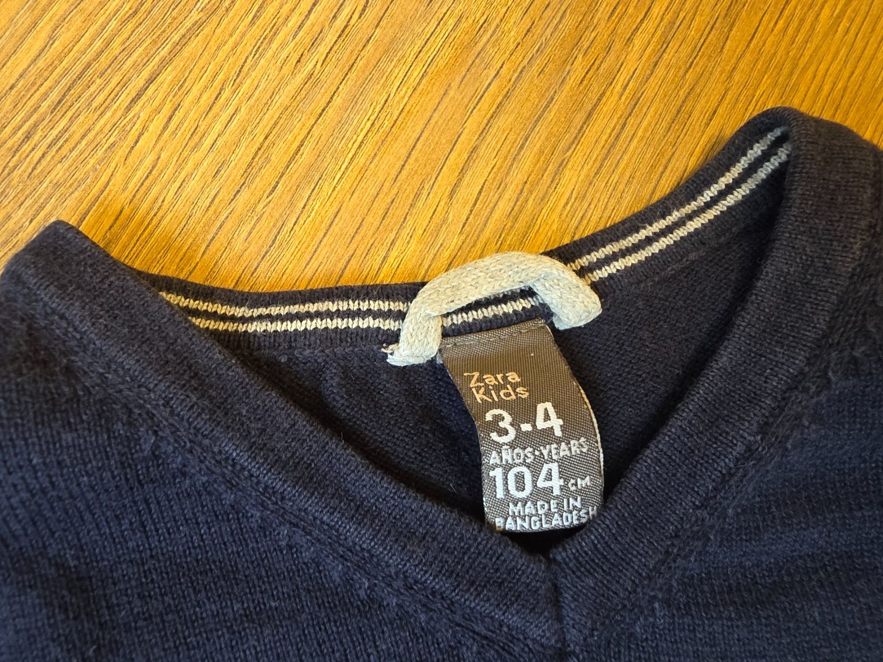 Zara Maglioni & Felpe: Strickpullover, Pullover dunkelblau Zara Gr. 104 – Usato da Nebikon venduto da Japostyle 2