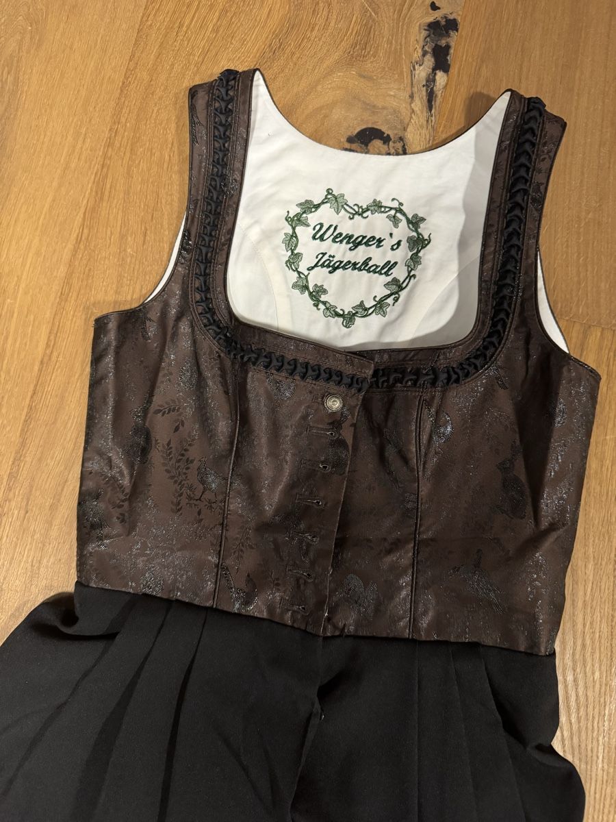 Robes: Dirndl – D'occasion à Saas im Prättigau par Holliwood 1