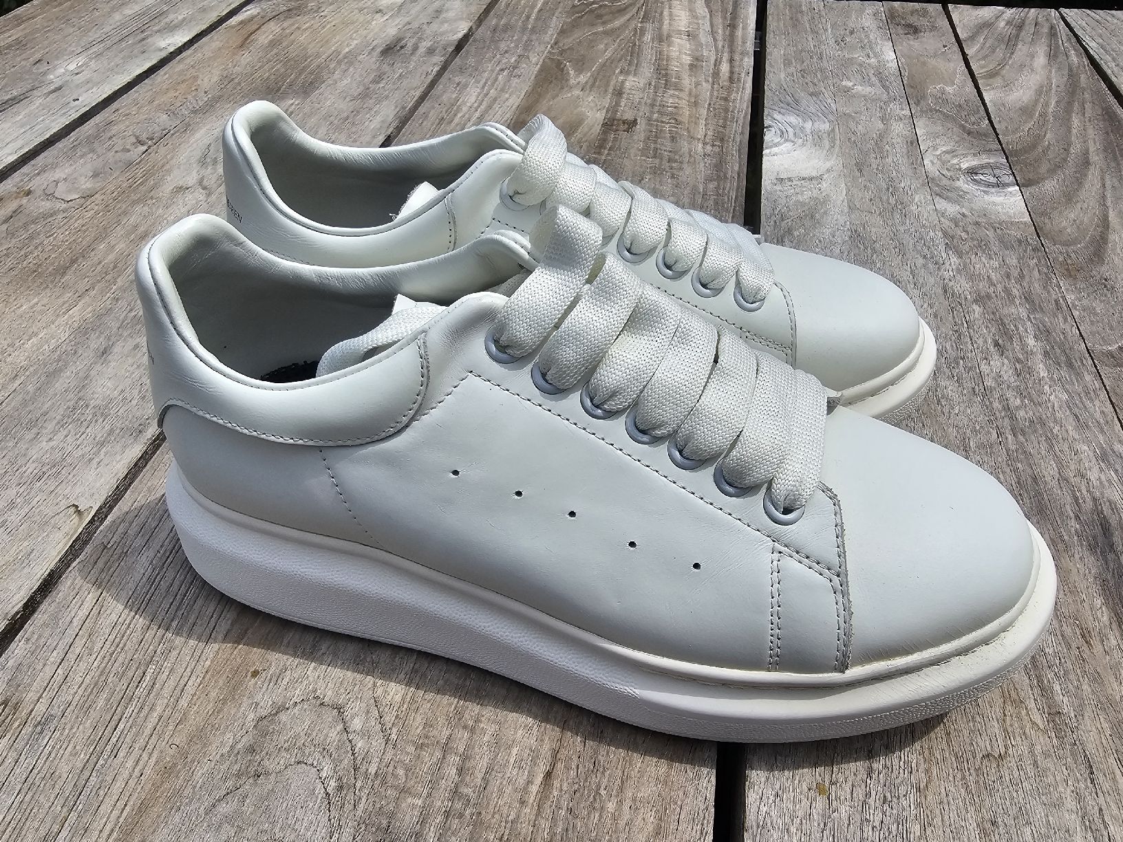 Alexander Mcqueen Chaussures hommes: Alexander McQueen Sneaker Gr.42 weiss – D'occasion à Oberwil BL par 007re