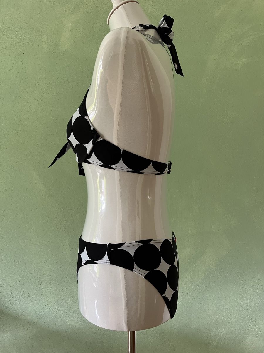 Badekleider & Bikinis: Esprit Bikini Gr. 36 schwarz/weiss – Gebraucht aus Basel von Baseline28 1