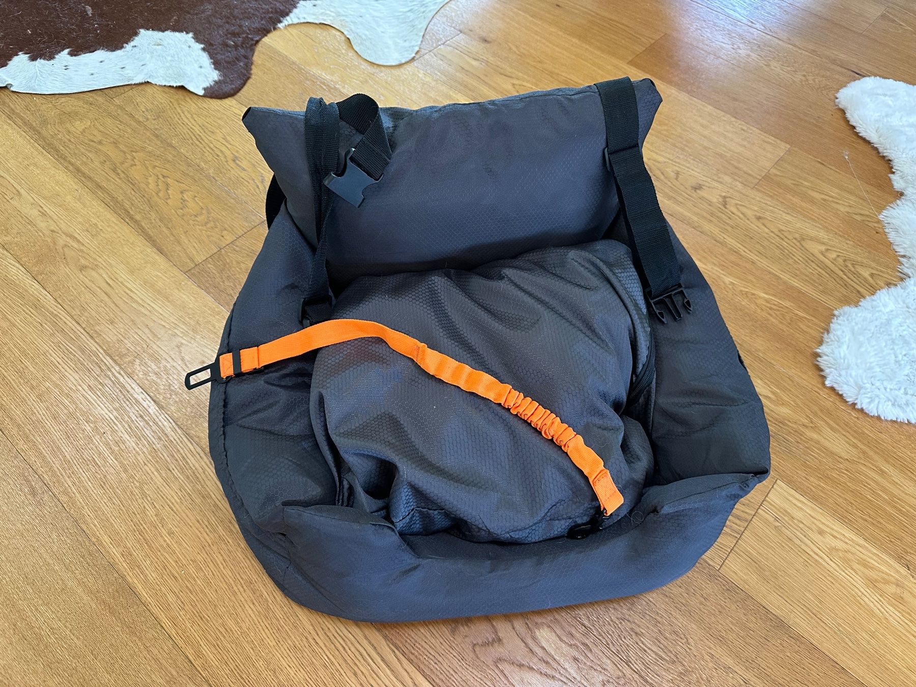 Cucce & Letti: Dog seat for car – Usato da Gingins venduto da see_s9xy 1