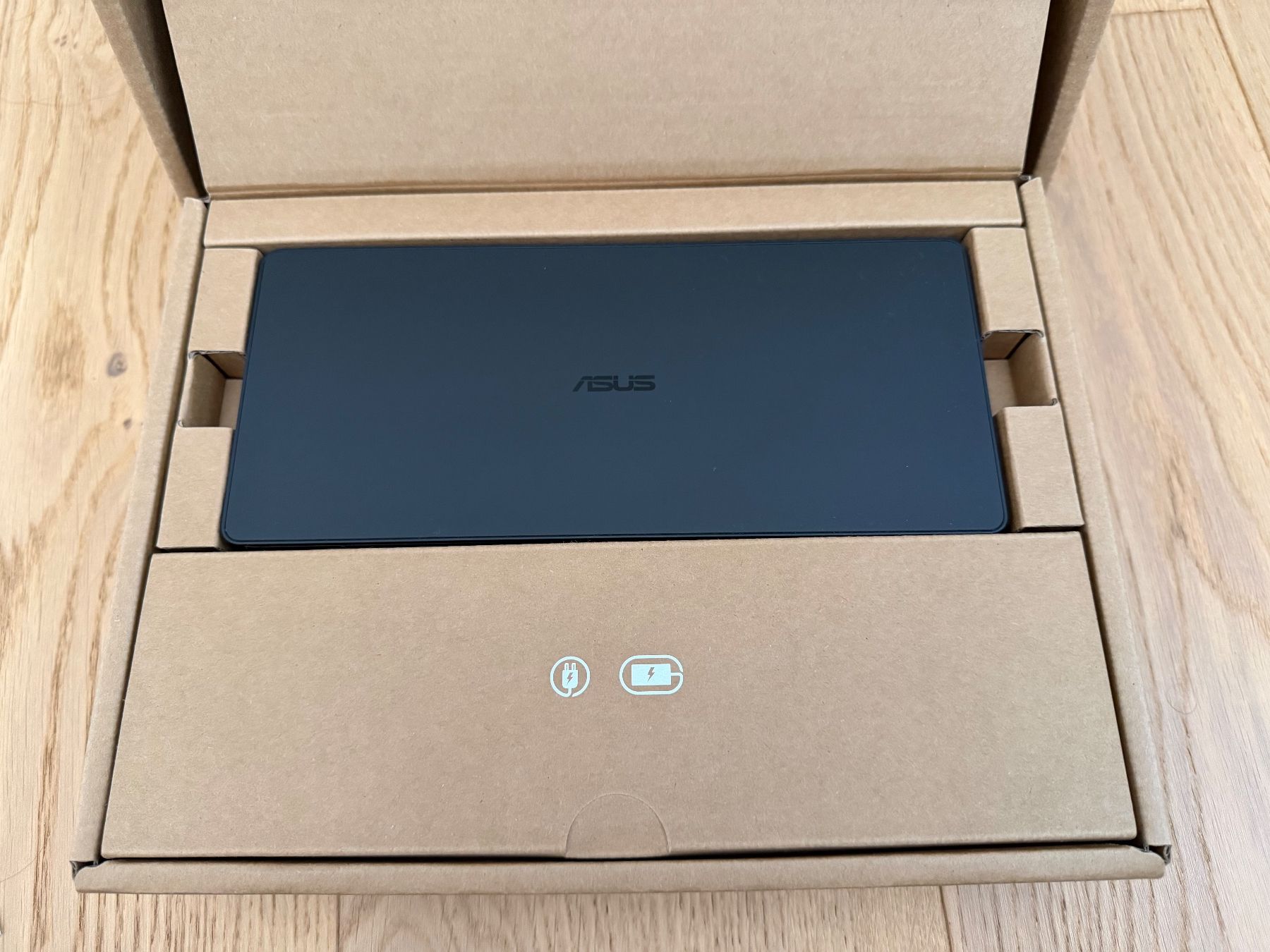 Asus Docking station: ASUS Dockingstation Master DC510 Thunderbolt 5 – Nuovo (secondo la descrizione) da Le Mont-sur-Lausanne venduto da Carl2k 4