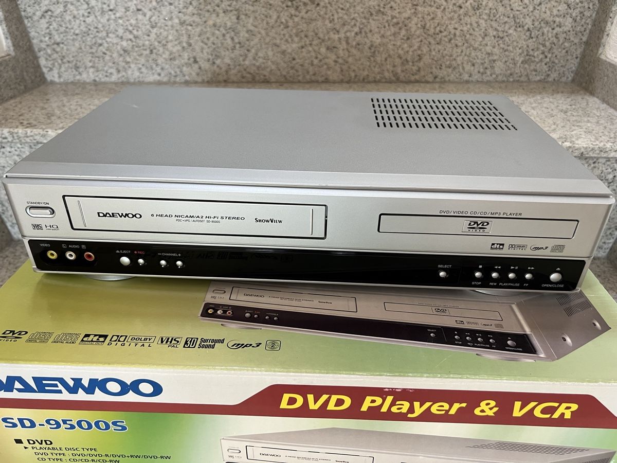 Daewoo Enregistreurs: Daewoo SD-9500S DVD / VHS-Videorecorder – D'occasion à Schongau par Retro_Shop 1