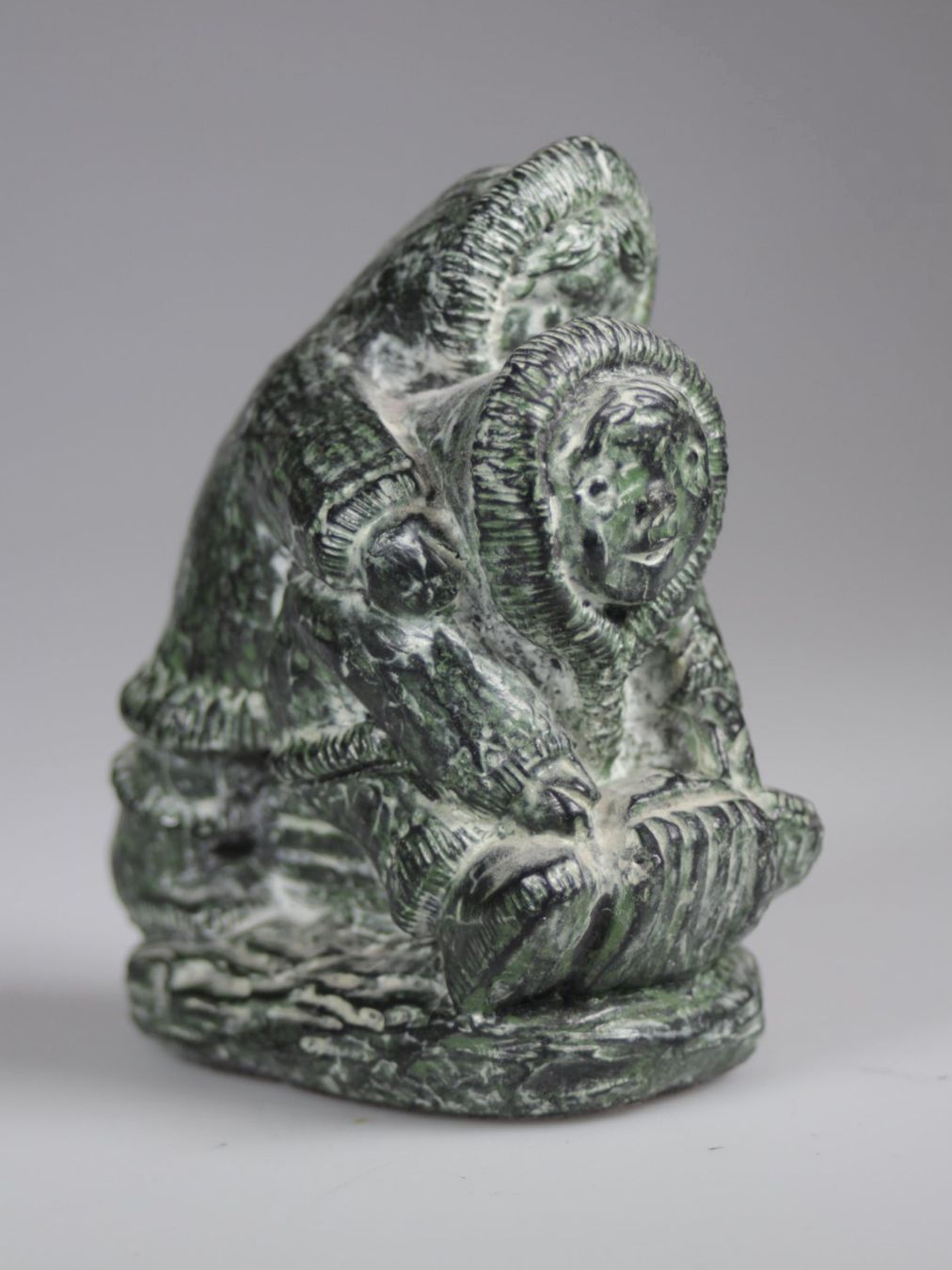 Sculture & Statue: Inuit Skulptur Kanada A. Wolf Eskimo Kajak – Usato da Basel venduto da IRMAundFRED