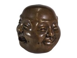 Buddha Kopf mit vier Gesichtern
