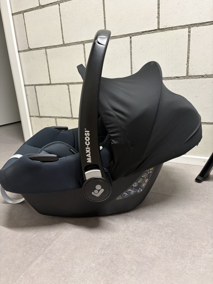 Maxi-Cosi Seggiolini per auto: Maxi-Cosi Cabrio Fix i-Size mit Station – Usato da Ipsach venduto da Can3250 3