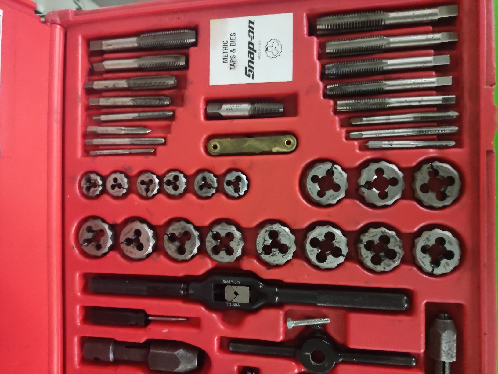 Snap-on Tutti gli attrezzi: Snap On Gewindeschneider Set Metrisch & Zoll – Usato da Berikon venduto da  2