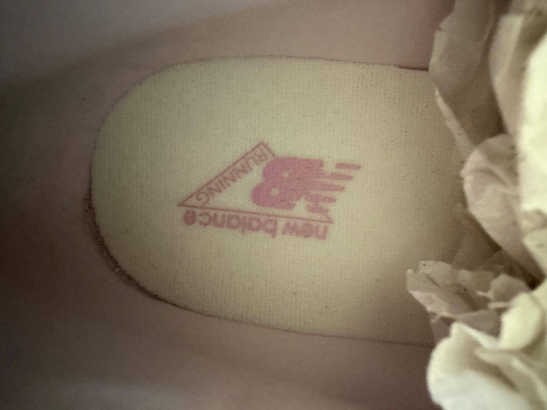 New Balance Scarpe da uomo: New Balance 9060 Pink Overdye 41,5 – Usato da Riehen venduto da JustynaMotyka 4