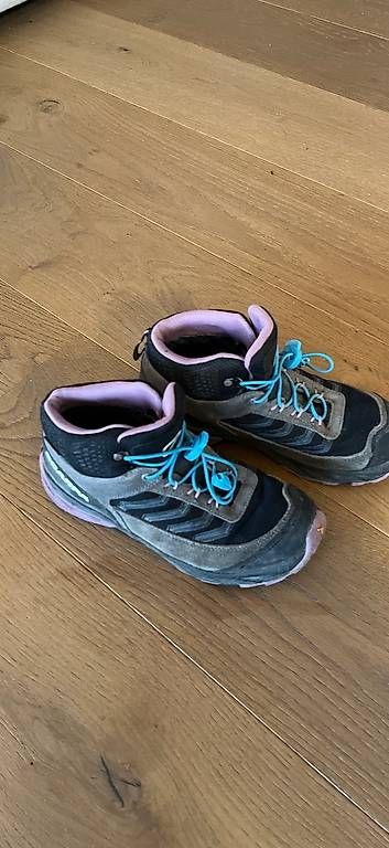 Chaussures garçon: Wanderschuhe Kinder Gr. 37 – D'occasion à Kriens par B02005