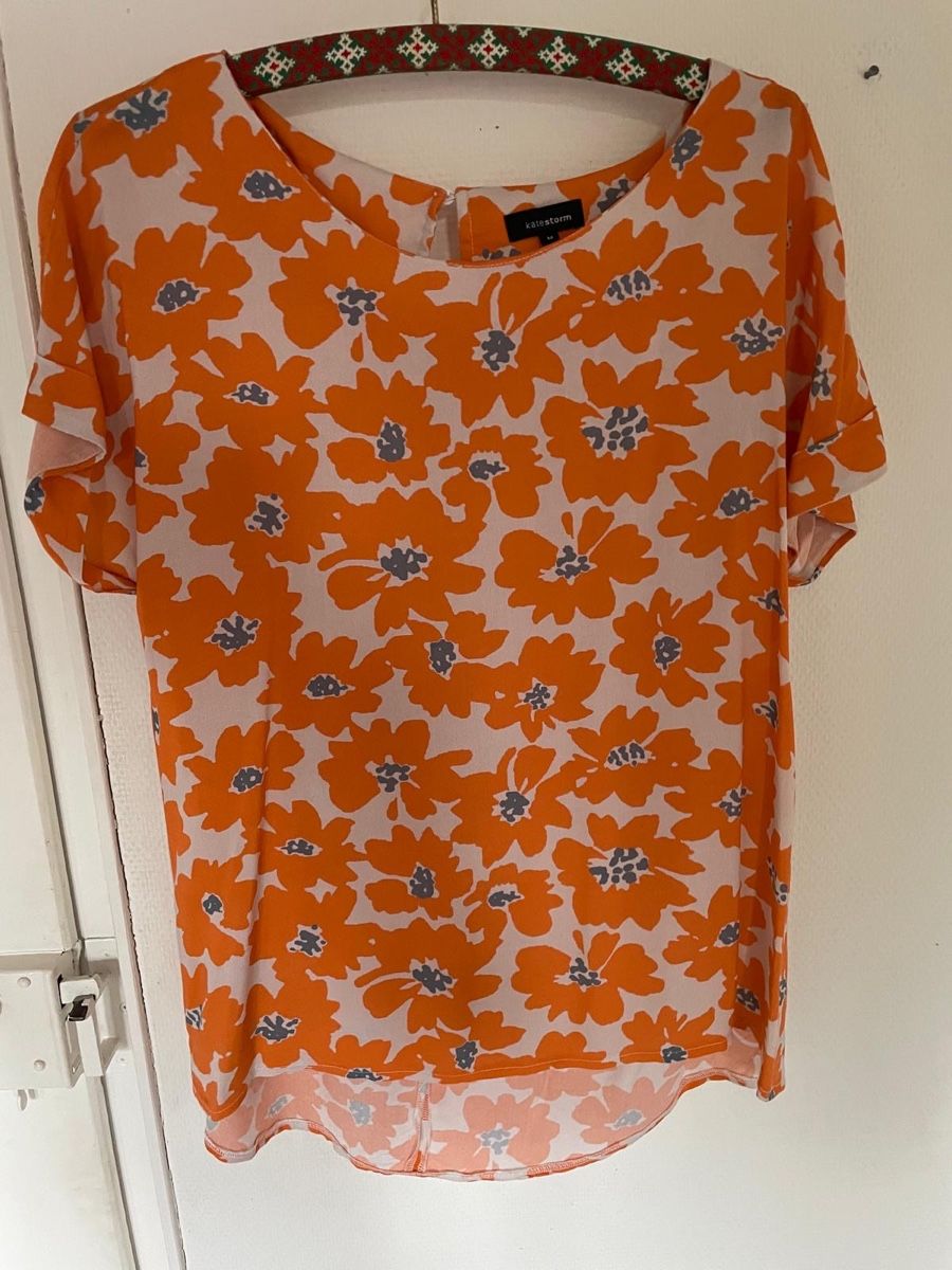 T-shirt: Blumenprint Oberteil orange Grösse M – Usato da Dübendorf venduto da ali_g7p8