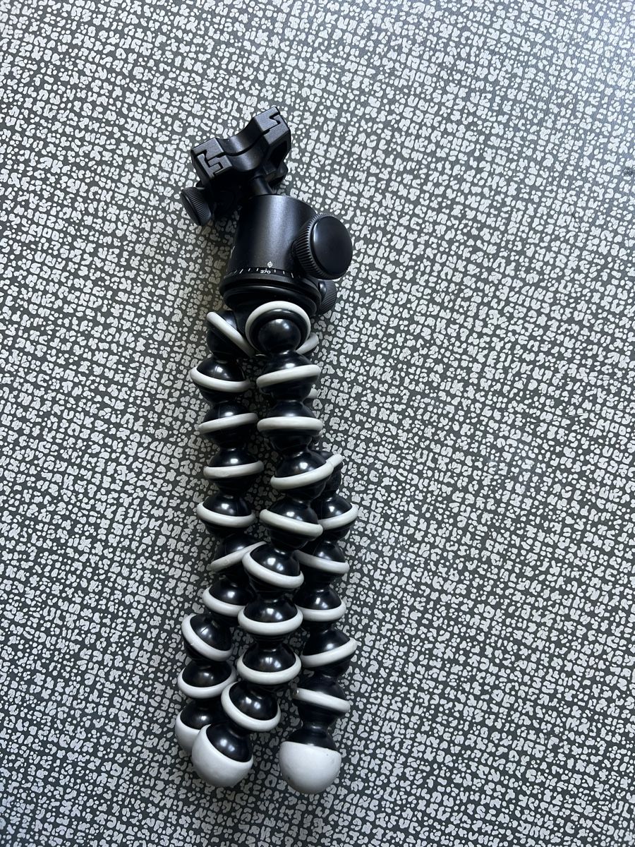 Joby Treppiedi & Teste: Joby Gorillapod Flexible Tripod for Camera, Excellent Condit – Usato da Zürich venduto da joe_8xvg
