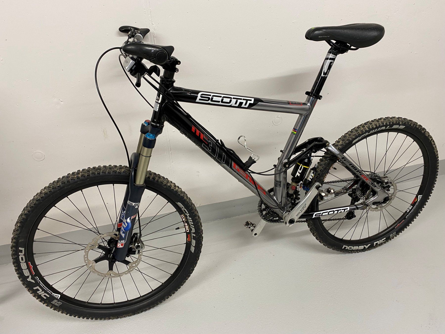 Scott Biciclette: Scott Genius MC 30 Fully (Gebraucht) – Usato da Bolligen venduto da HaWi3065