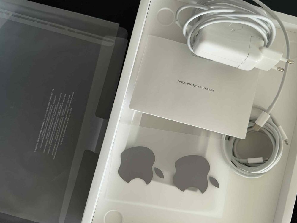 Apple Notebooks: MacBook Pro 13", Space Grau – Neu (gemäss Beschreibung) aus Emmen von arn_s5d5 3