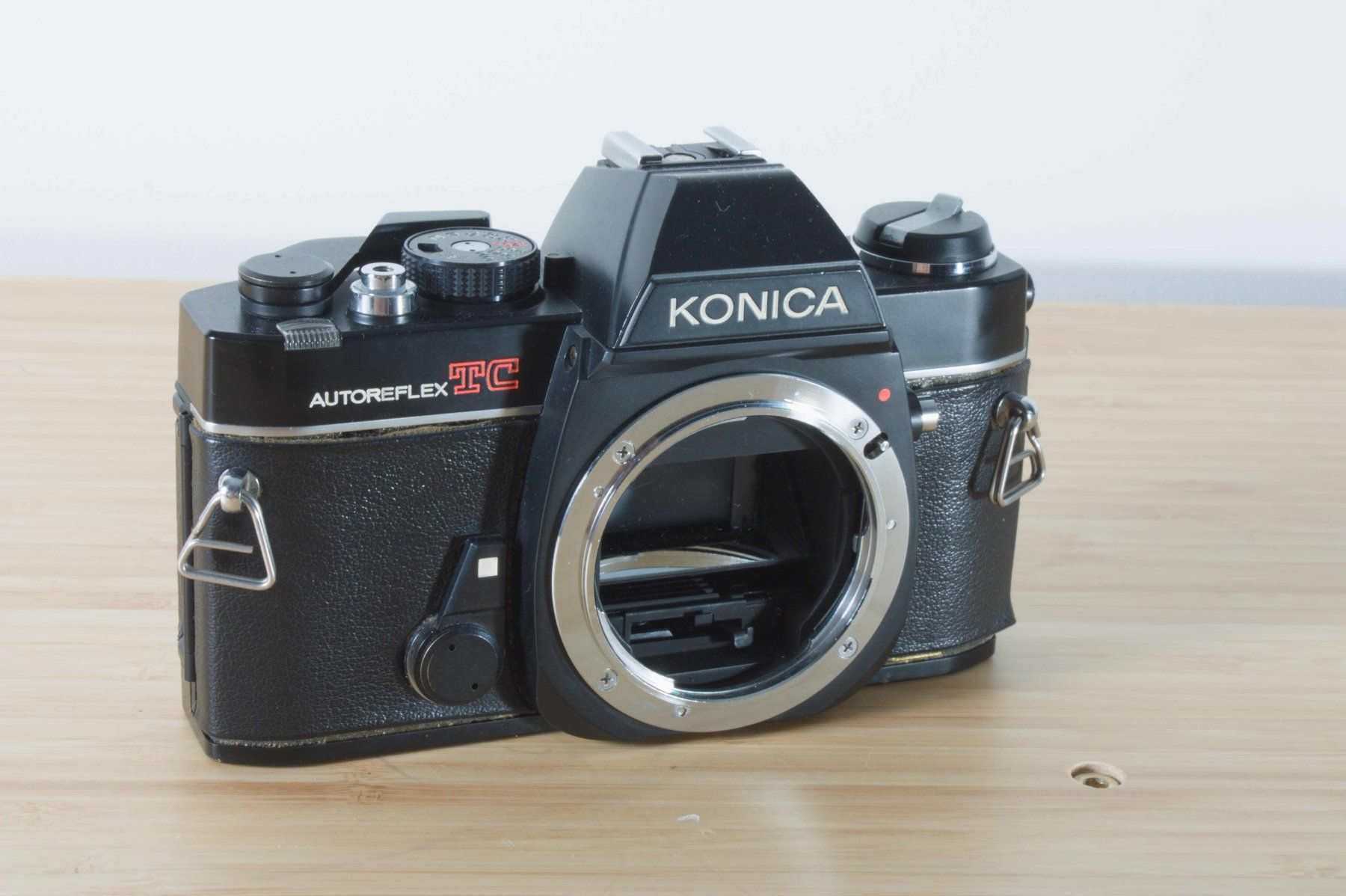 Konica Fotocamera: Konica Autoreflex TC · 35mm Spiegelreflexkamera – Usato da Zürich venduto da thelittleerik