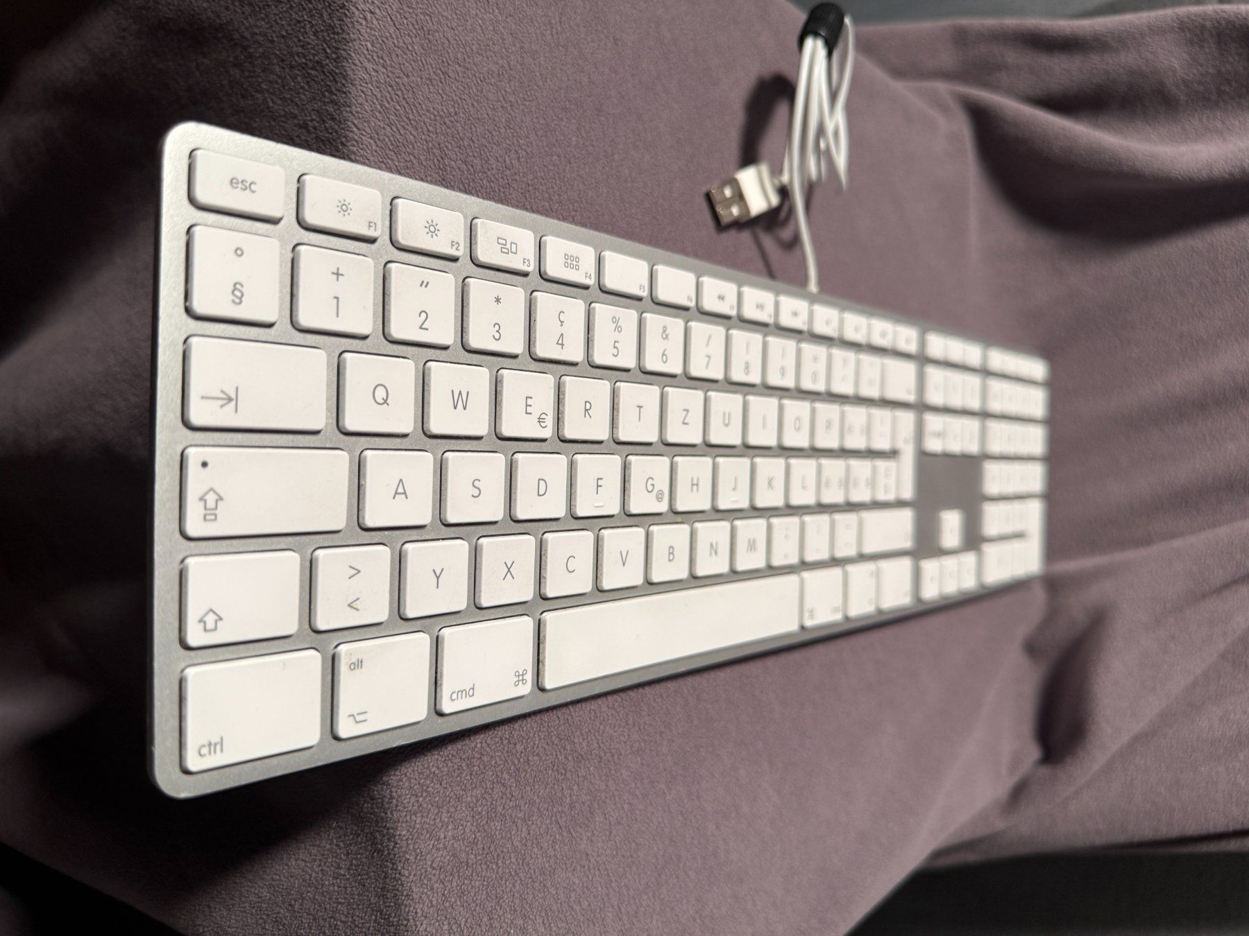 Apple Tastiere: Apple Keyboard / Tastatur // Swiss German Layout – Usato da Lugano venduto da d_ferrari 1