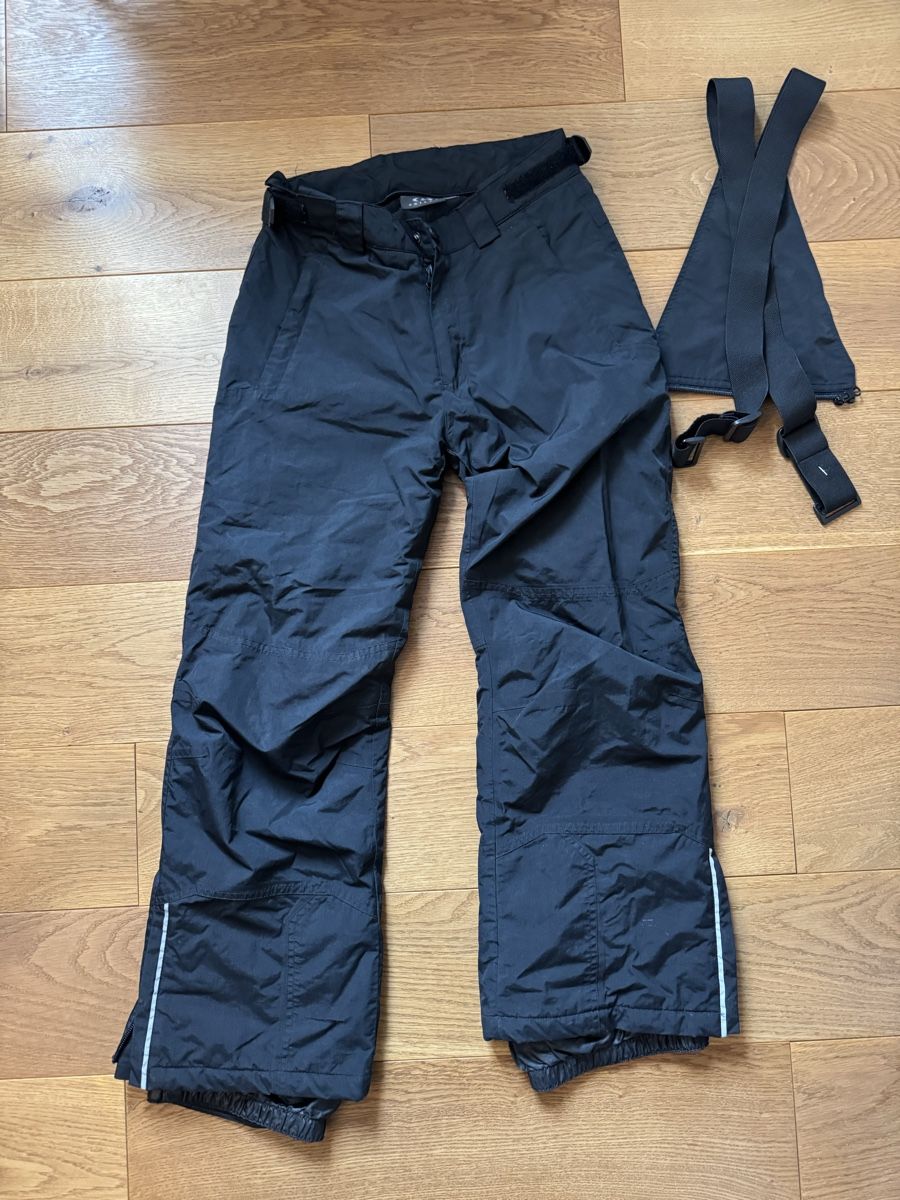 Pantaloni: Skihose Extend 152 – Usato da Bern venduto da YoungBoy02