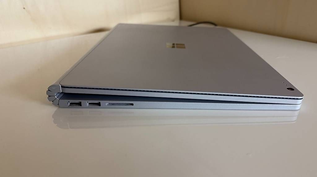 Microsoft Notebook: Microsoft Surface Book 2 | 13.5" i5 | 8 GB | 256 GB SSD – Usato da Montreux venduto da RobertAnthony 4