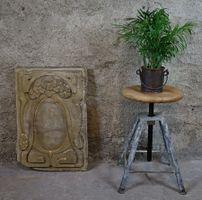 florale Jugendstil Ornamentsplatte aus Steinguss