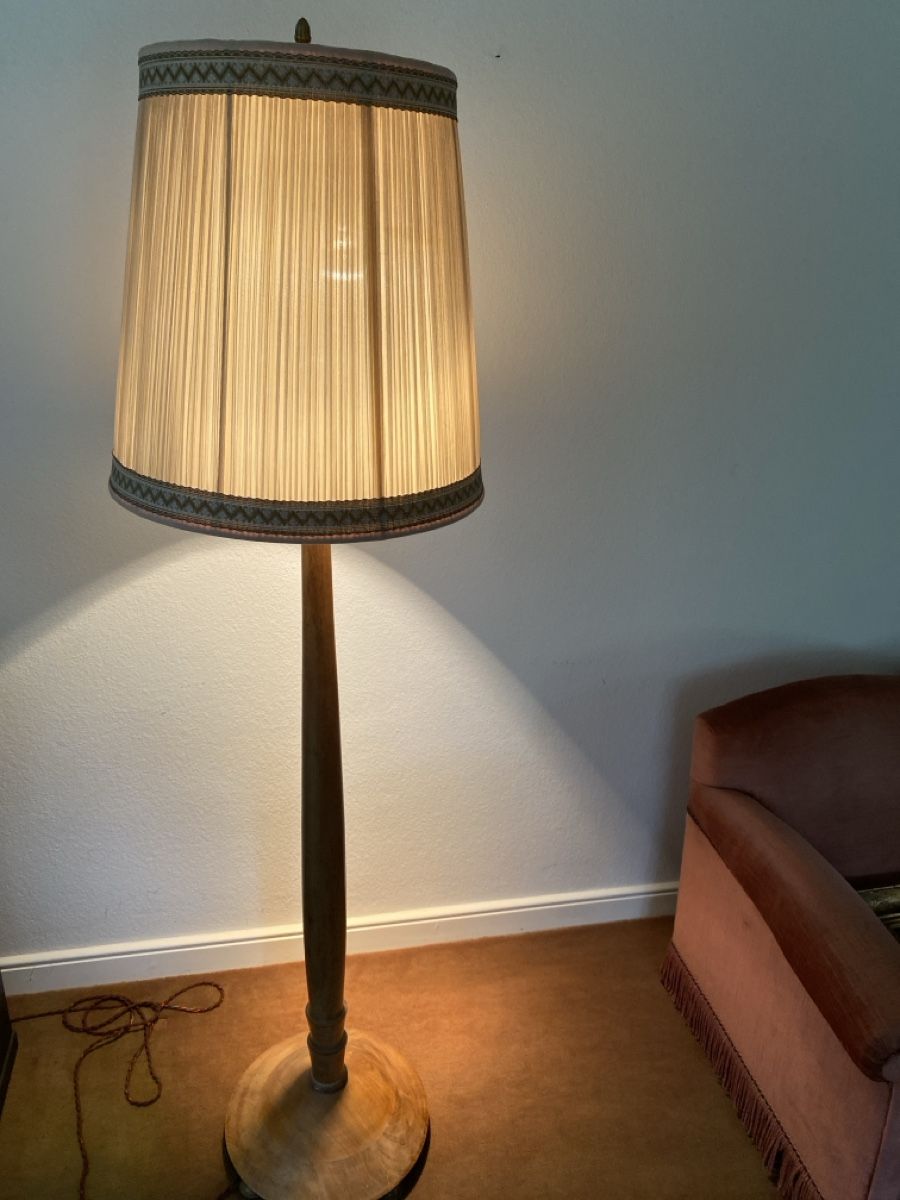 Lampade: Charmante Vintage Stehlampe – Usato da Luzern venduto da Gustav-33 1