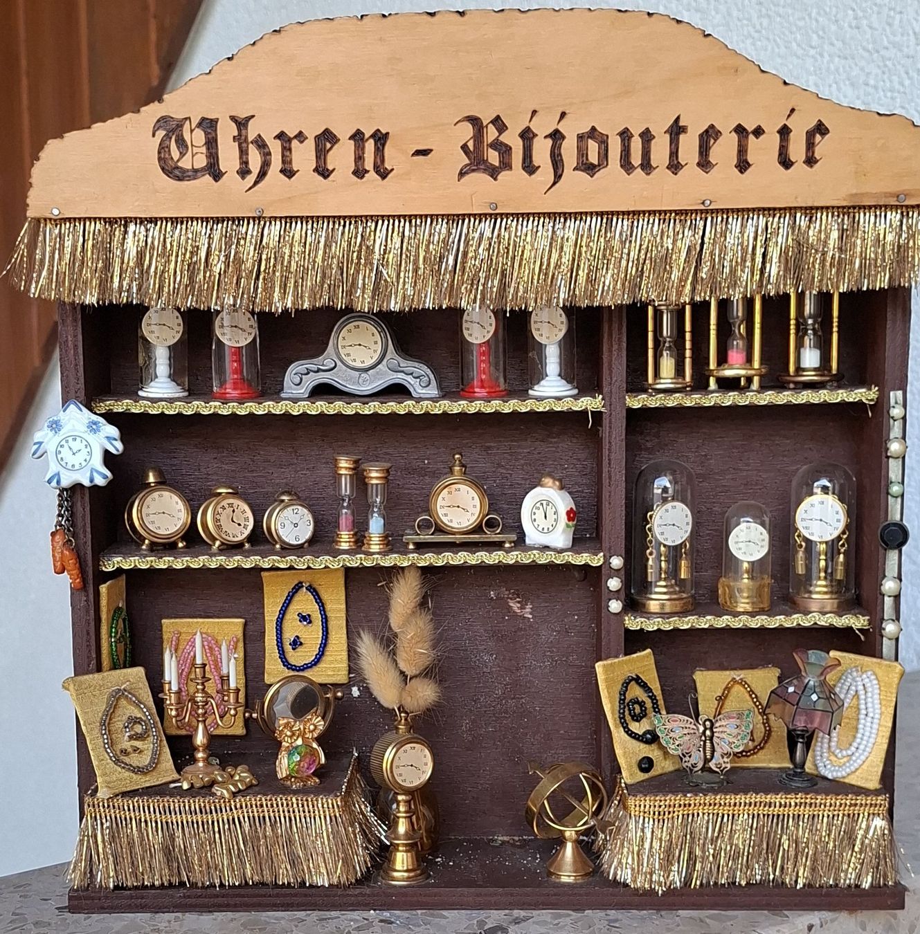 Tutte le decorazioni: Uhren Bijouterie Puppenhaus – Usato da Pfäffikon ZH venduto da enderby01