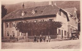 Grenchen Restaurant Schmelzi mit Personen und Lastwagen